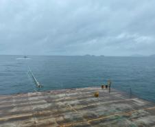 Ferry boat em deslocamento pelo Oceano Atlântico até Navegantes/SC