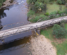 Ponte do Rio Nhundiaquara