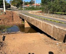 Reforma da ponte sobre o Ribeirão Patrimônio na PR-151 em Salto do Itararé
