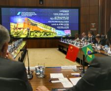 O governador Carlos Massa Ratinho Junior e técnicos da Secretaria de Infraestrutura e Logística apresentaram nesta quarta-feira (7) ao grupo China Merchants projetos ferroviários de curto, médio e longo prazos no Paraná